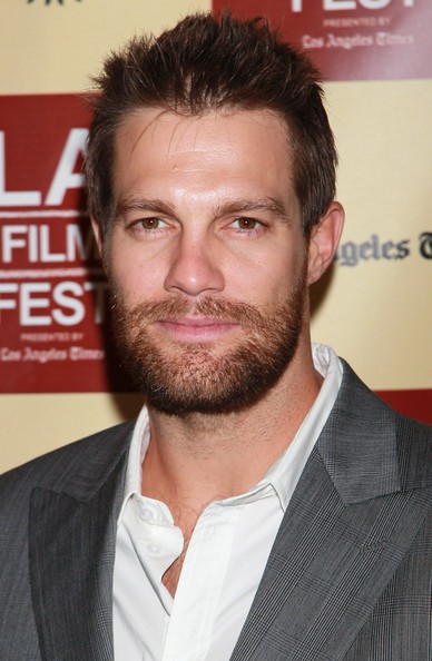 Geoff Stults Fotoğrafı