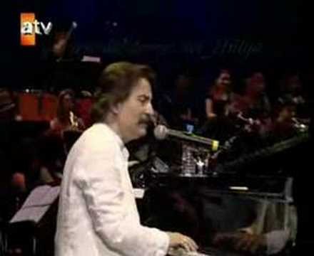 Timur Selçuk fotoğrafı