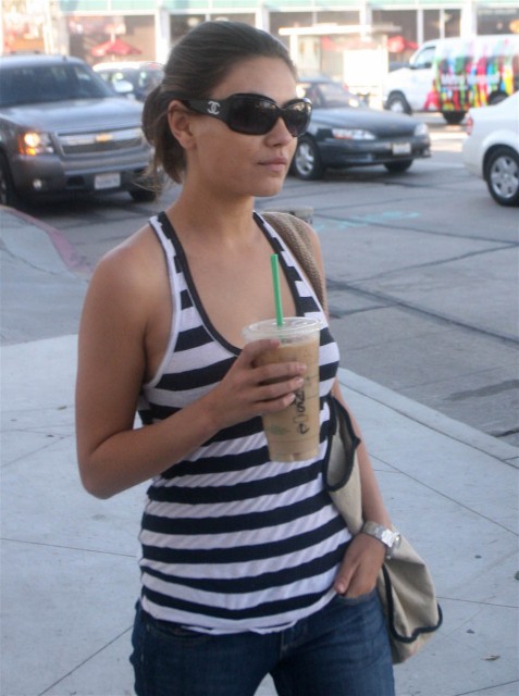 Mila Kunis Fotoğrafı