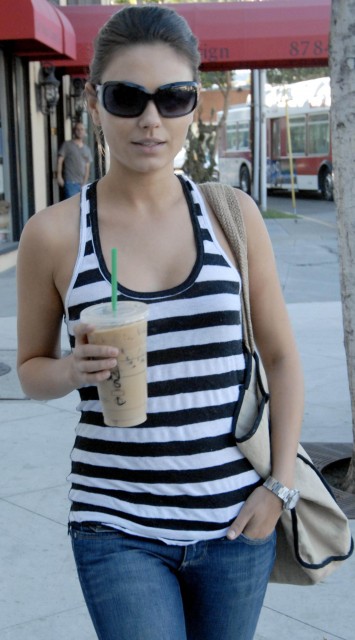 Mila Kunis Fotoğrafı