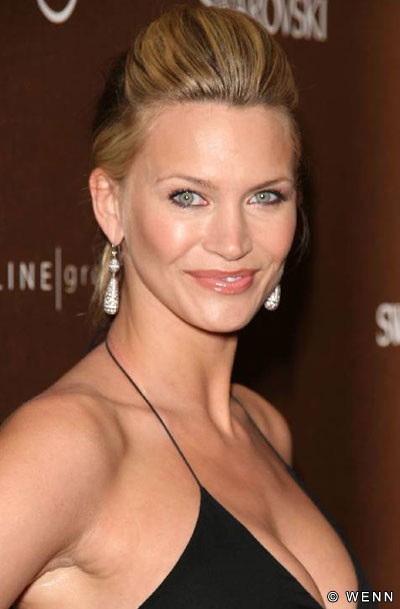 Natasha Henstridge Fotoğrafı