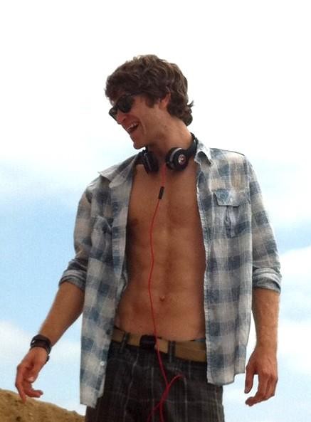 Keegan Allen fotoğrafı