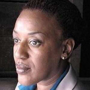 CCH Pounder fotoğrafı