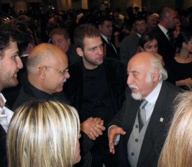 Yılmaz Atadeniz fotoğrafı