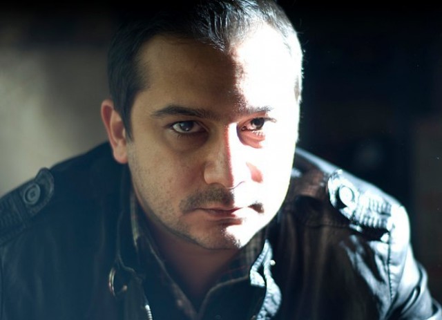 Emrah Serbes Fotoğrafı