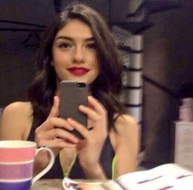 Hazar Ergüçlü Fotoğrafı