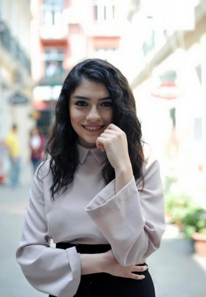 Hazar Ergüçlü Fotoğrafı