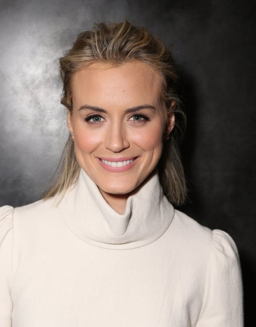 Taylor Schilling Fotoğrafı