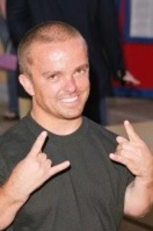 Jason Acuña fotoğrafı