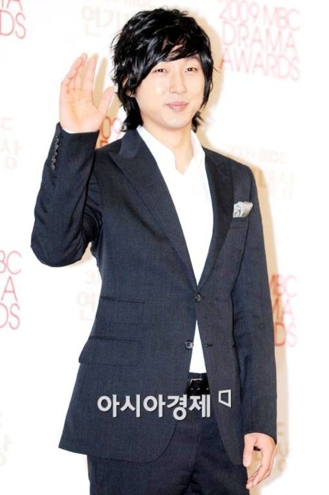 Lee Seung-hyo Fotoğrafı