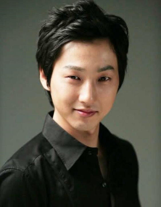 Lee Seung-hyo Fotoğrafı