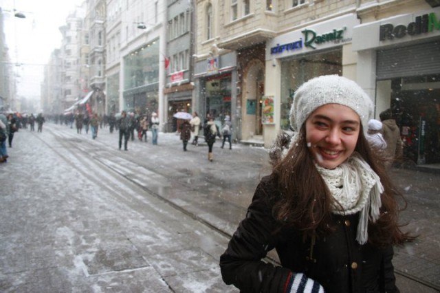 Neslihan Atagül Fotoğrafı