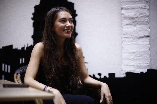 Neslihan Atagül Fotoğrafı