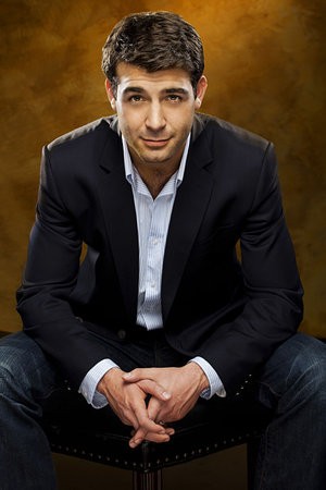 James Wolk fotoğrafı