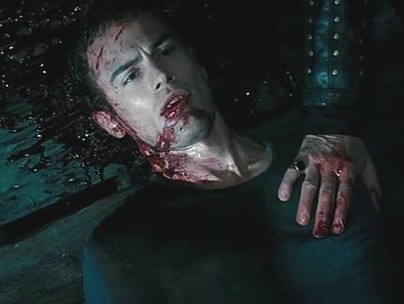 Theo James Fotoğrafı