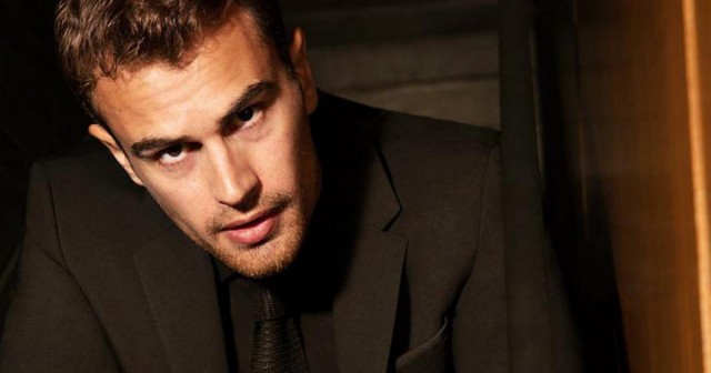 Theo James Fotoğrafı