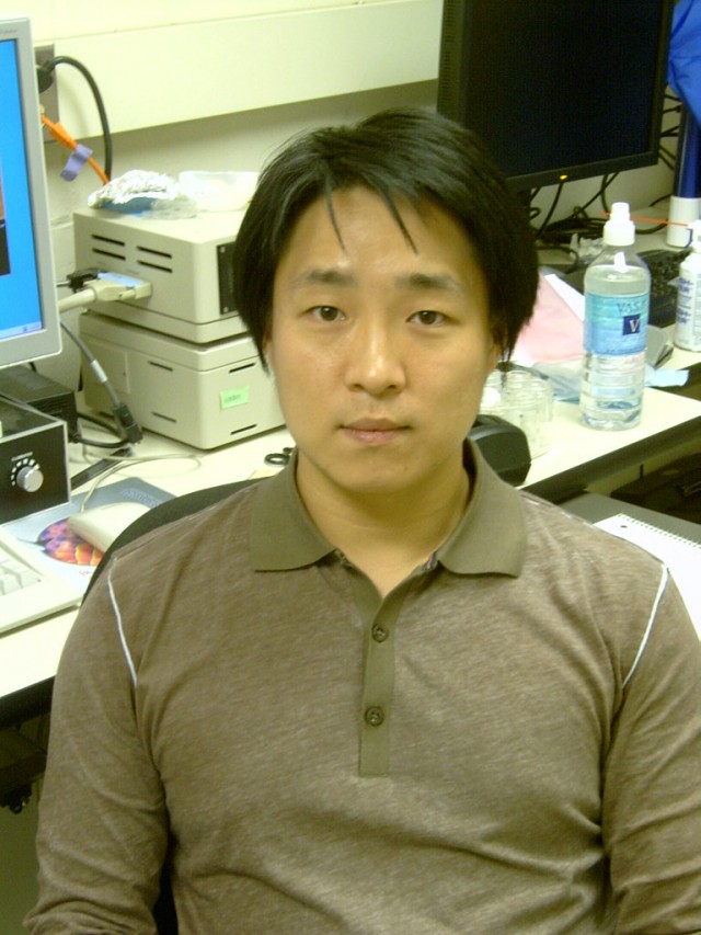 Lee Dong-kyu fotoğrafı