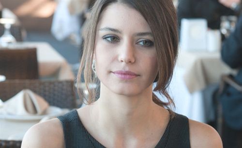 Beren Saat fotoğrafı