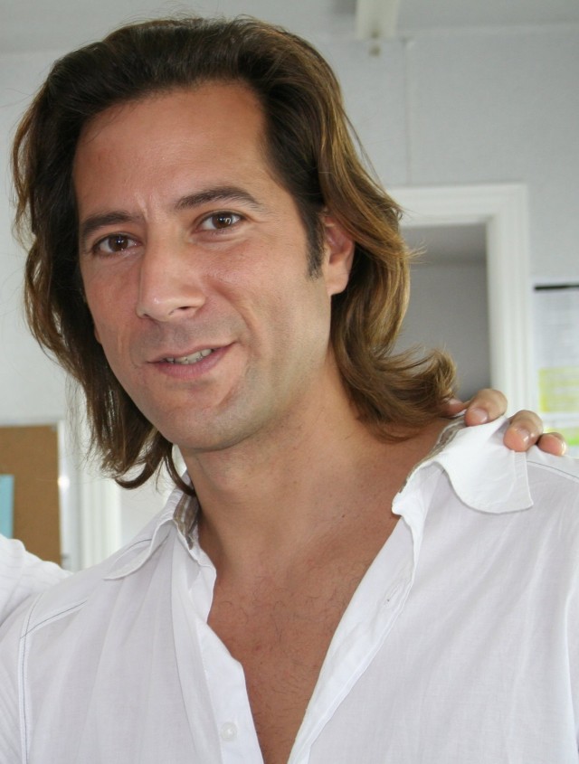 Henry Ian Cusick fotoğrafı