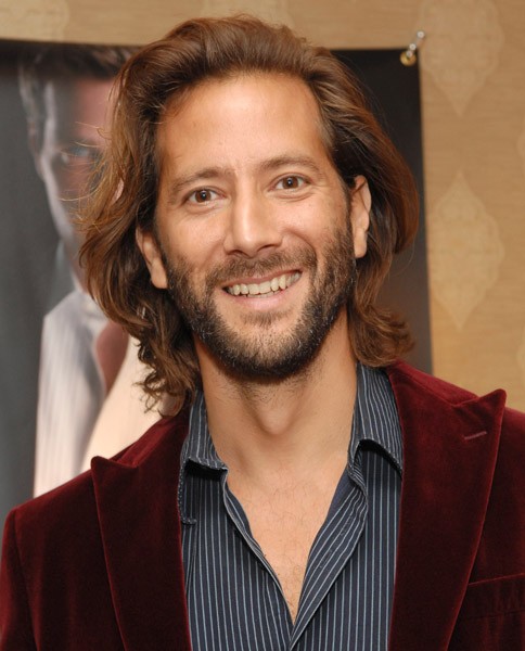 Henry Ian Cusick Fotoğrafı