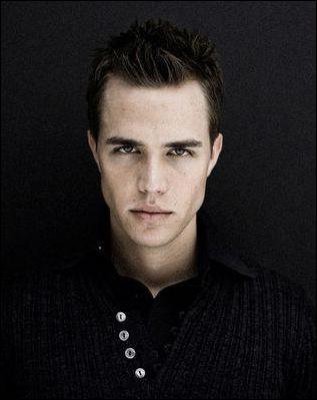 Chris Olivero Fotoğrafı