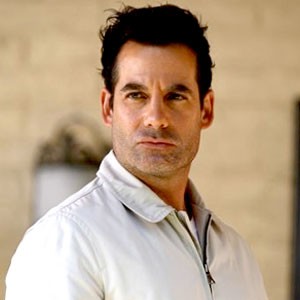 Adrian Pasdar Fotoğrafı