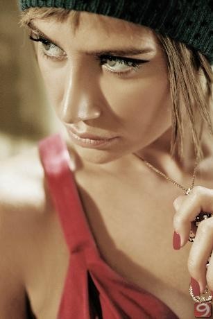 Sıla Gençoğlu Fotoğrafı