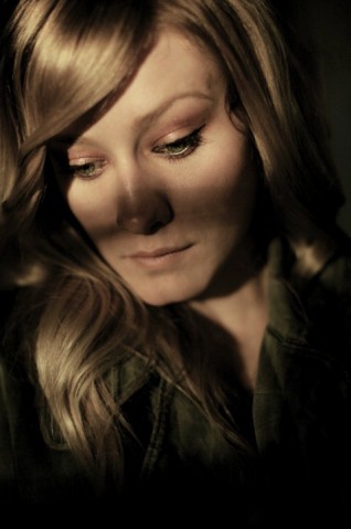 Olivia Taylor Dudley Fotoğrafı