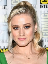 Olivia Taylor Dudley fotoğrafı