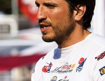 Bora Kozanoğlu Fotoğrafı