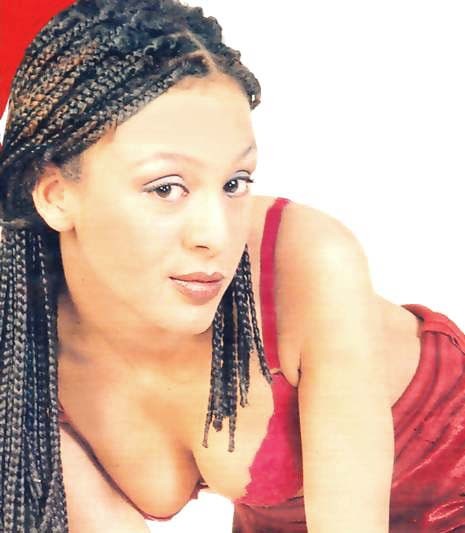 Defne Joy Foster Fotoğrafı