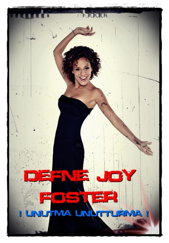 Defne Joy Foster Fotoğrafı