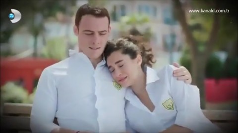 Kerem Bürsin Fotoğrafı