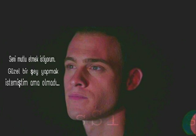 Kerem Bürsin Fotoğrafı