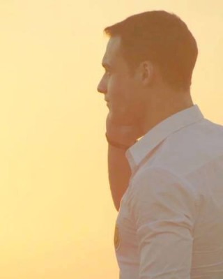 Kerem Bürsin Fotoğrafı