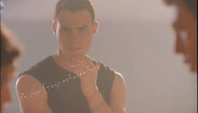 Kerem Bürsin Fotoğrafı