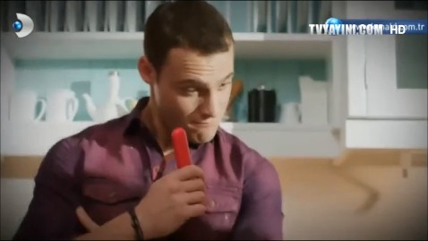 Kerem Bürsin Fotoğrafı