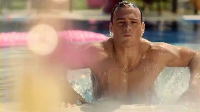 Kerem Bürsin Fotoğrafı