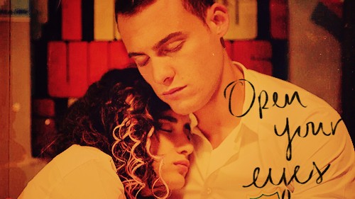 Kerem Bürsin Fotoğrafı