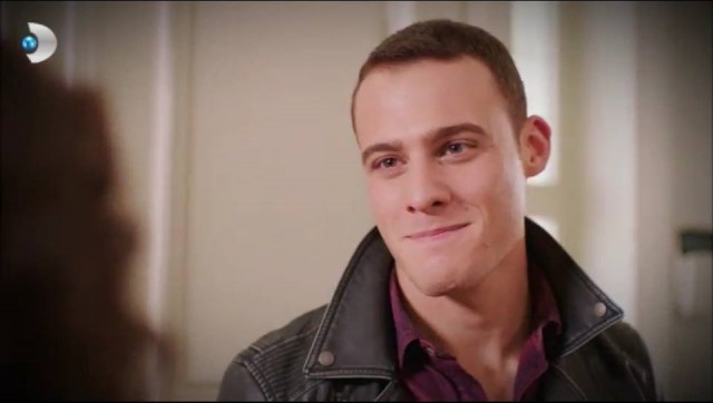 Kerem Bürsin Fotoğrafı