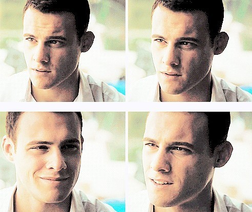 Kerem Bürsin Fotoğrafı