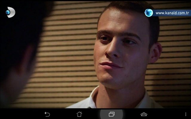 Kerem Bürsin Fotoğrafı