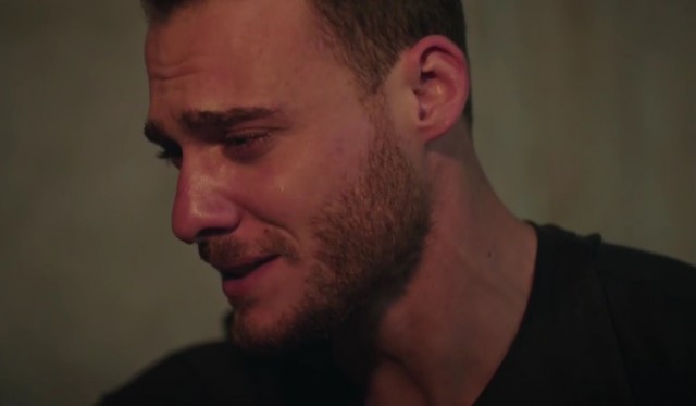 Kerem Bürsin Fotoğrafı