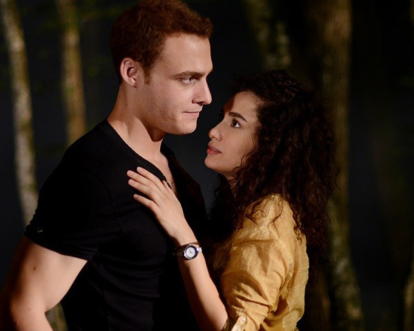 Kerem Bürsin Fotoğrafı