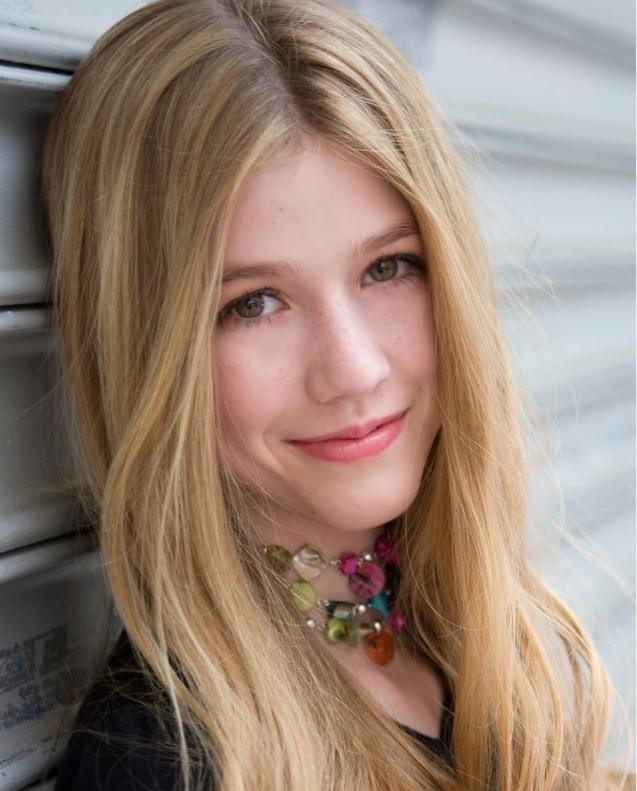 Katherine McNamara Fotoğrafı