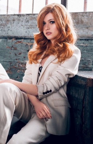Katherine McNamara Fotoğrafı