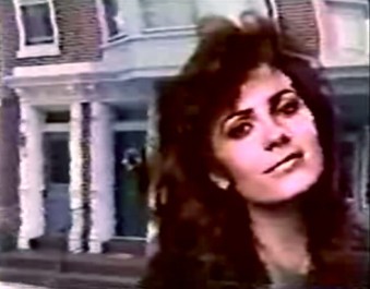 Holly Gagnier fotoğrafı