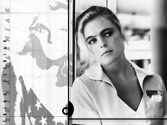 Erika Eleniak Fotoğrafı