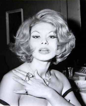 Mine Soley fotoğrafı