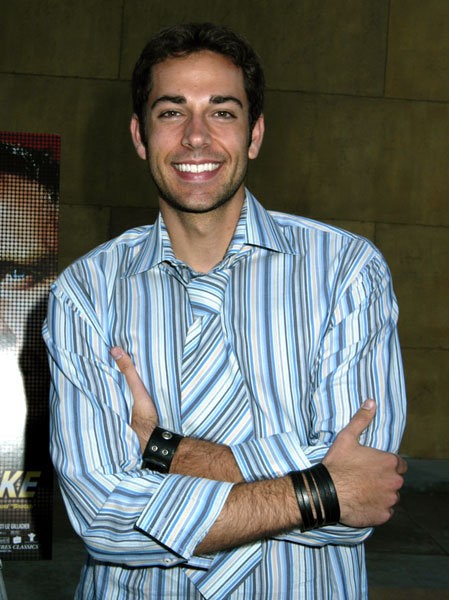 Zachary Levi Fotoğrafı